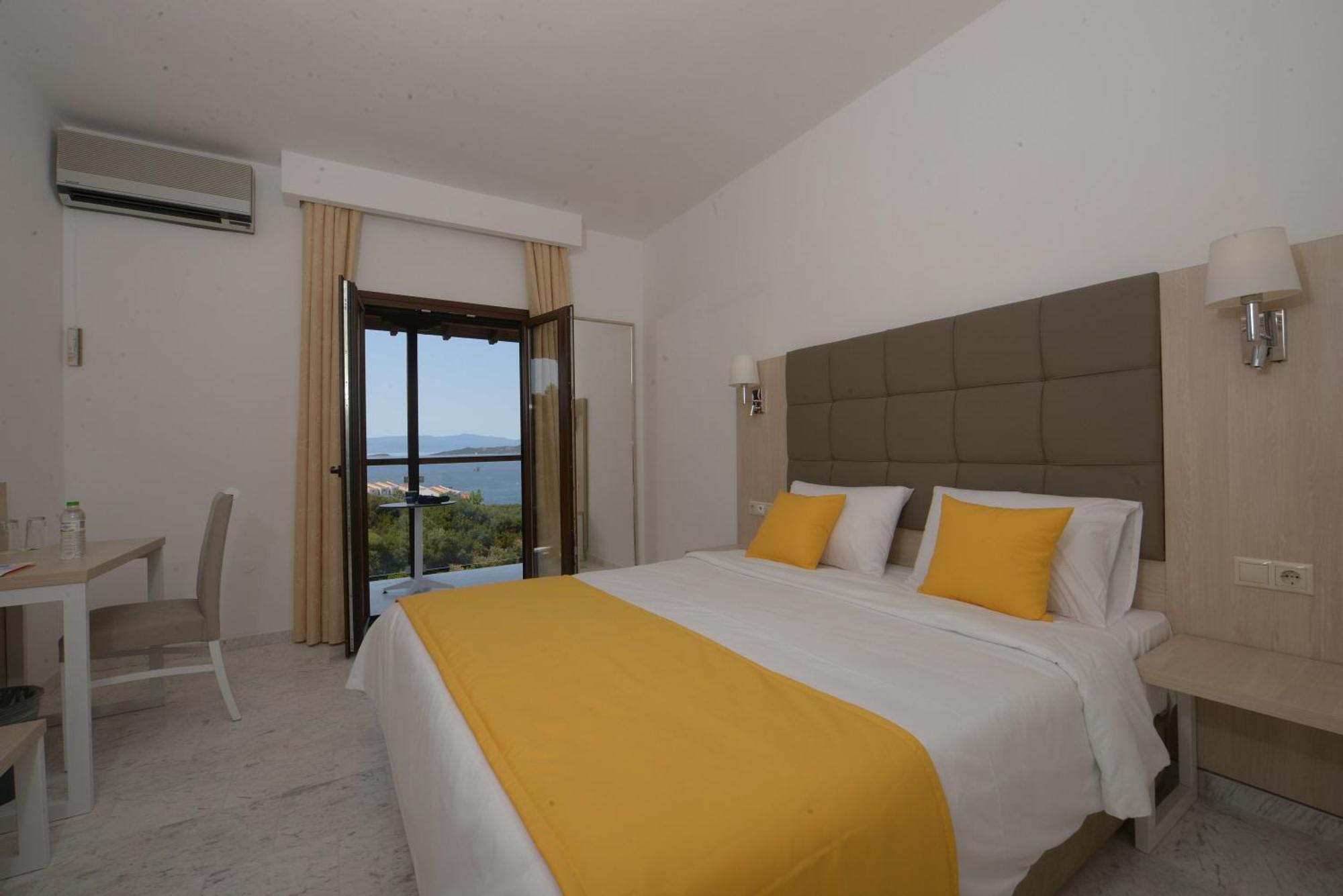 Aristoteles Holiday Hotel And Spa Ouranoupoli Exterior photo