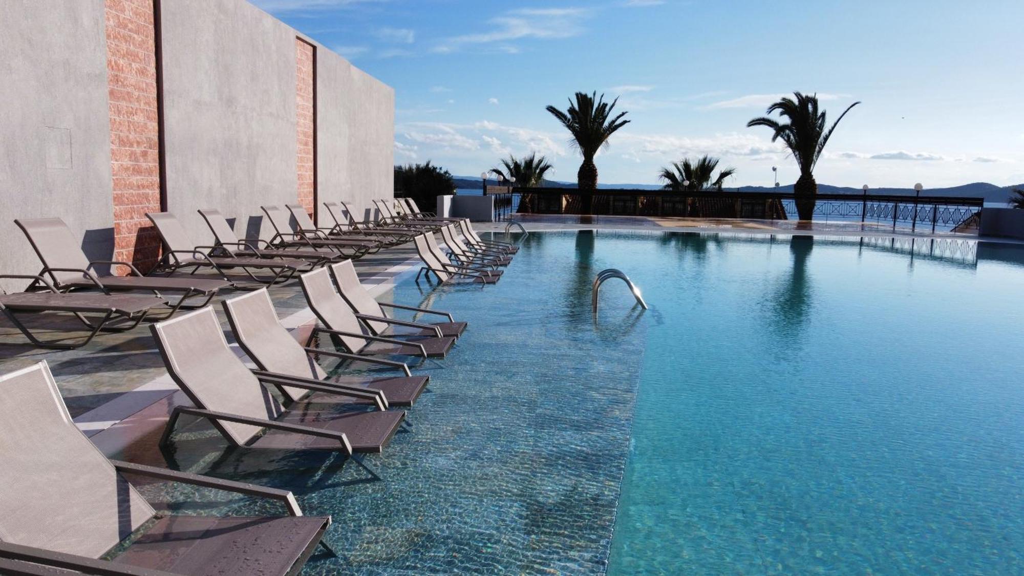 Aristoteles Holiday Hotel And Spa Ouranoupoli Exterior photo