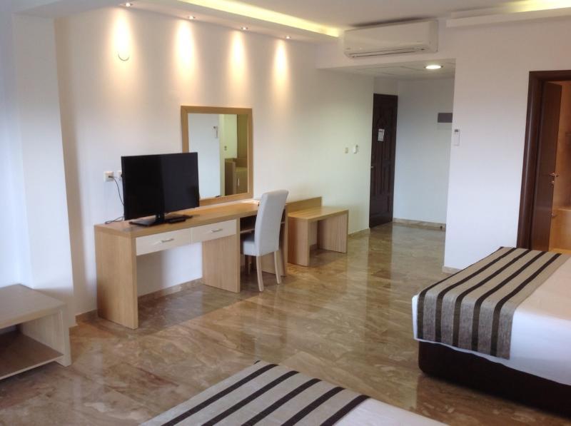 Aristoteles Holiday Hotel And Spa Ouranoupoli Exterior photo